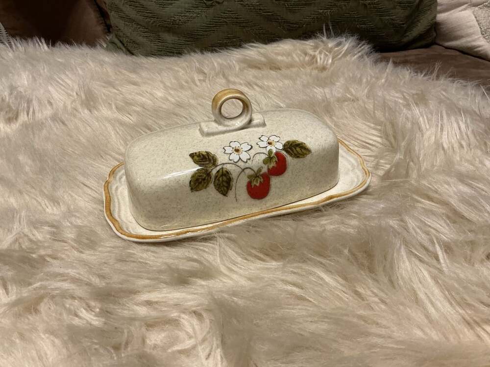 Mikasa Strawberry Festival Stoneware Covered Butter Dish
